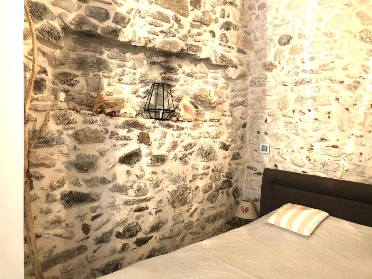 Appartement De Charme Au Coeur De Saint-Tropez Exteriör bild